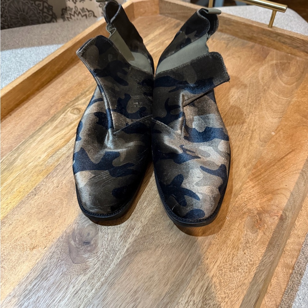 Aldo Camouflage Men's Boots. Size: 9.5